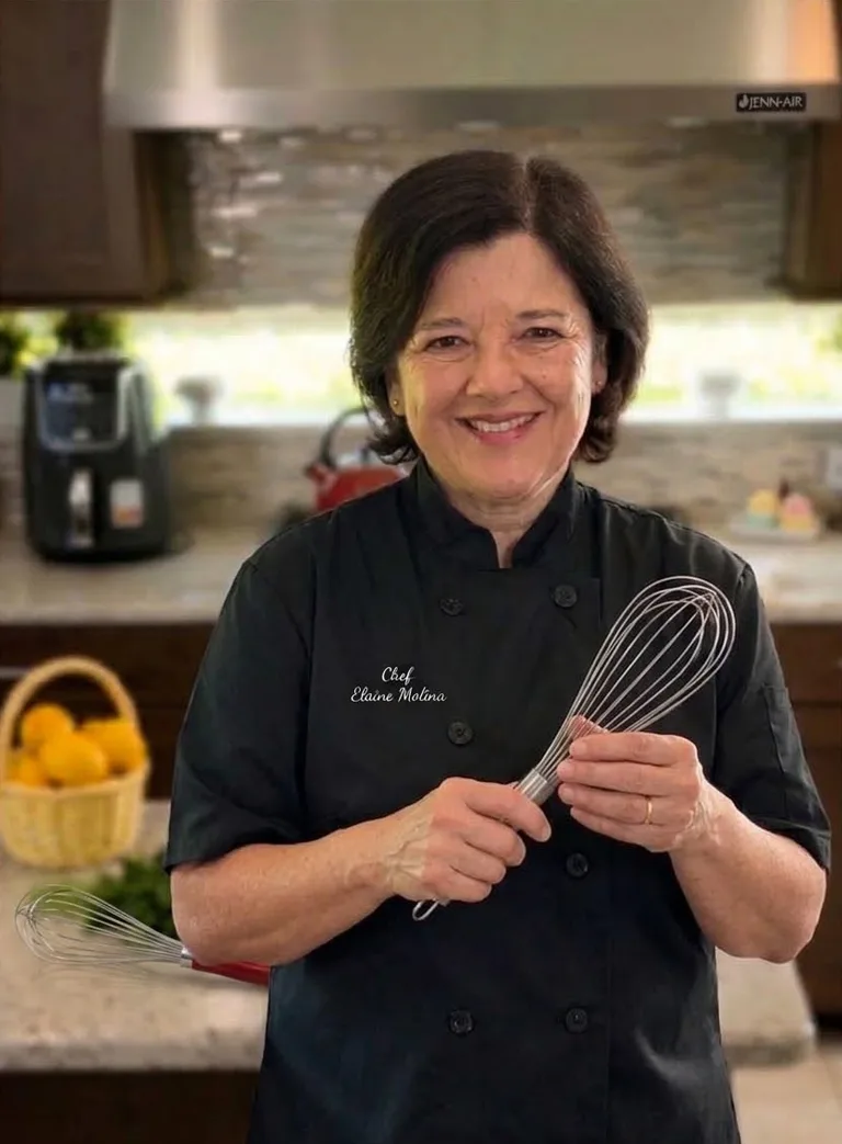 La chef Elaine Molina en su cocina