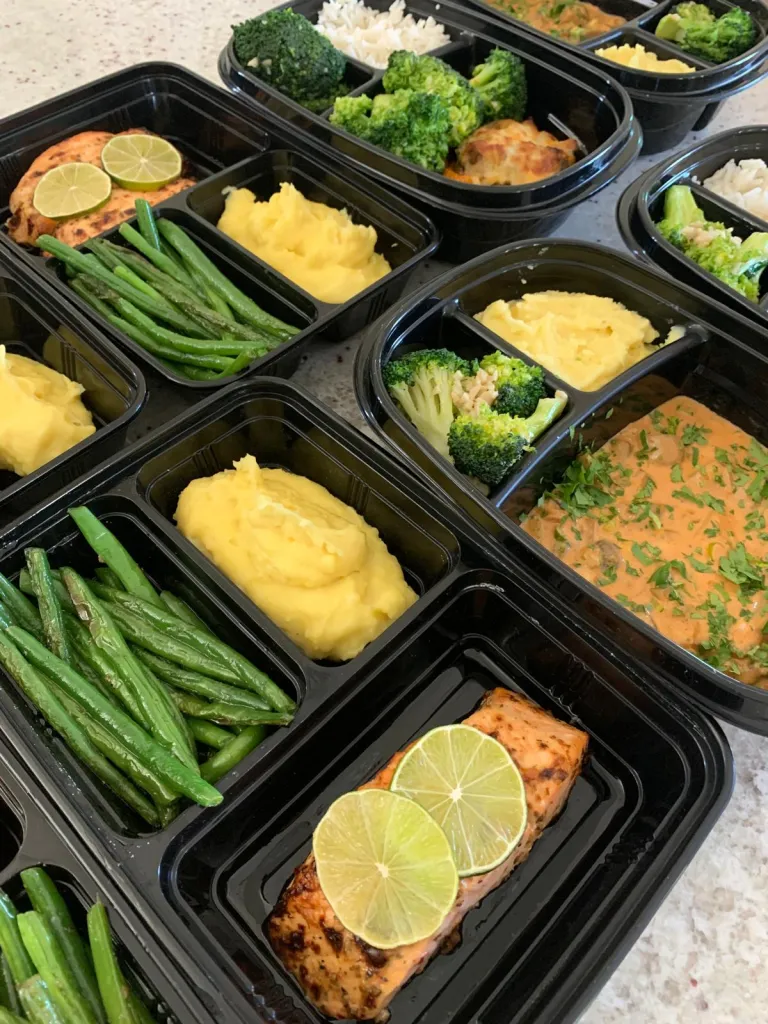 Salmón con lima, judías verdes y puré de papas